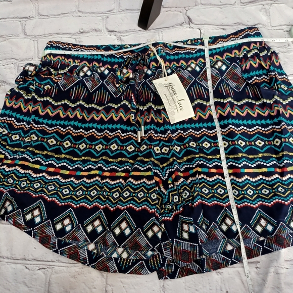 Grace & Lace Boho Print‎ Drawstring Shorts - NWT - Size XL - Picture 10 of 10